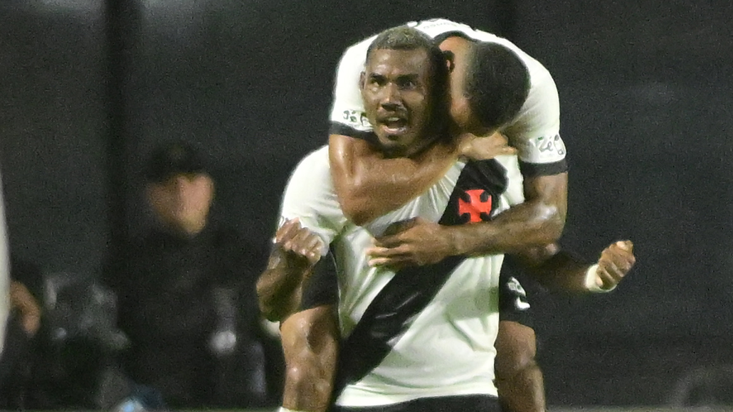 Vasco vence de virada na estreia de Renato Gaúcho em São Januário