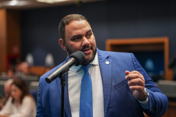 PF prende deputado Thiago Rangel em operação sobre contratos da Educação