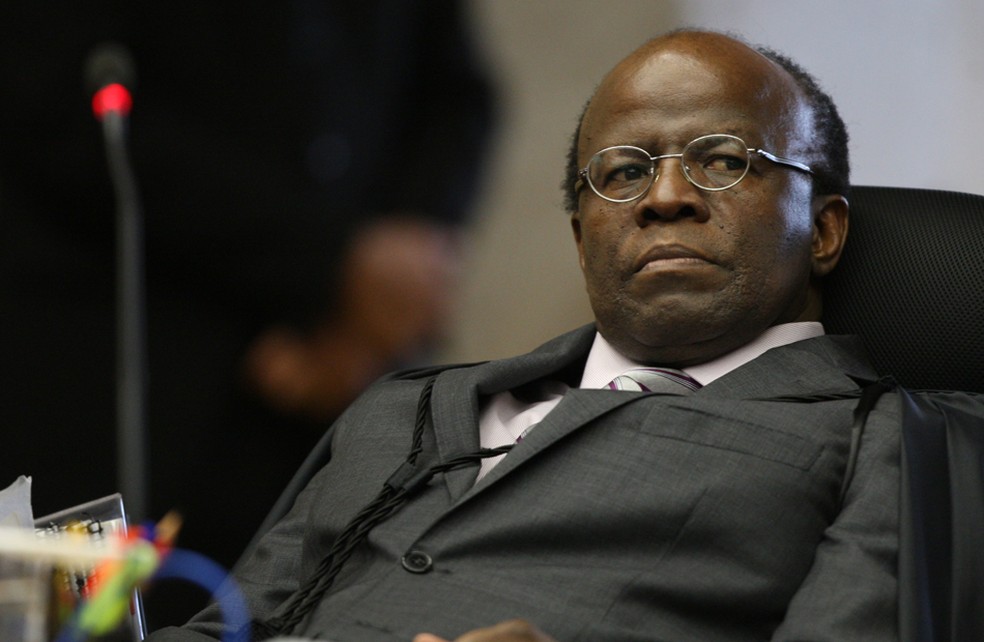 JOAQUIM BARBOSA ENTRA NA DISPUTA PRESIDENCIAL E DC VIVE RACHA INTERNO